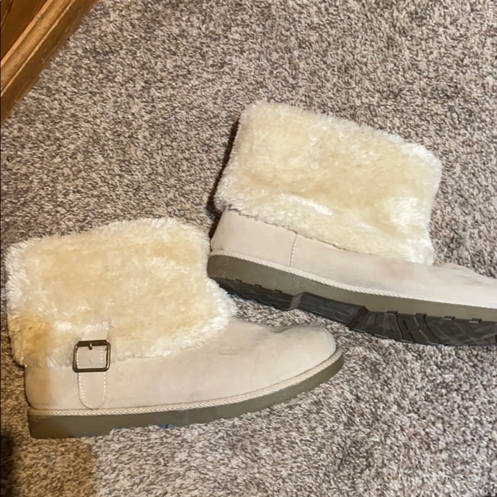 Like new fur lined boots!